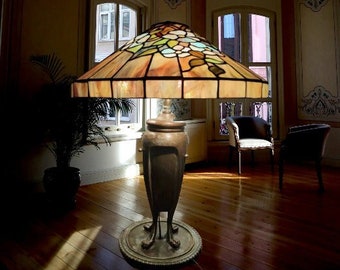 grande lampe en bronze style tiffany