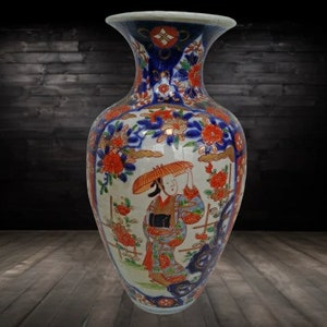 IMARI vase