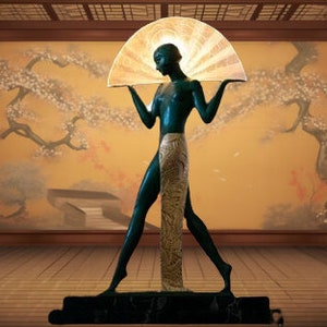 large illuminating sculpture lamp from the Art Deco period, in art cast iron