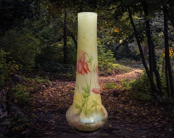Daum Nancy - Art Nouveau vase with columbines