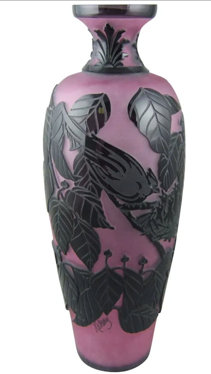 ケルシー・マーフィー作 カメオグラス 花瓶　ガラス彫刻　ピルグリム・グラス社 ヴィンテージ サイン入り「ケルシー・マーフィー」ピルグリム カメオ