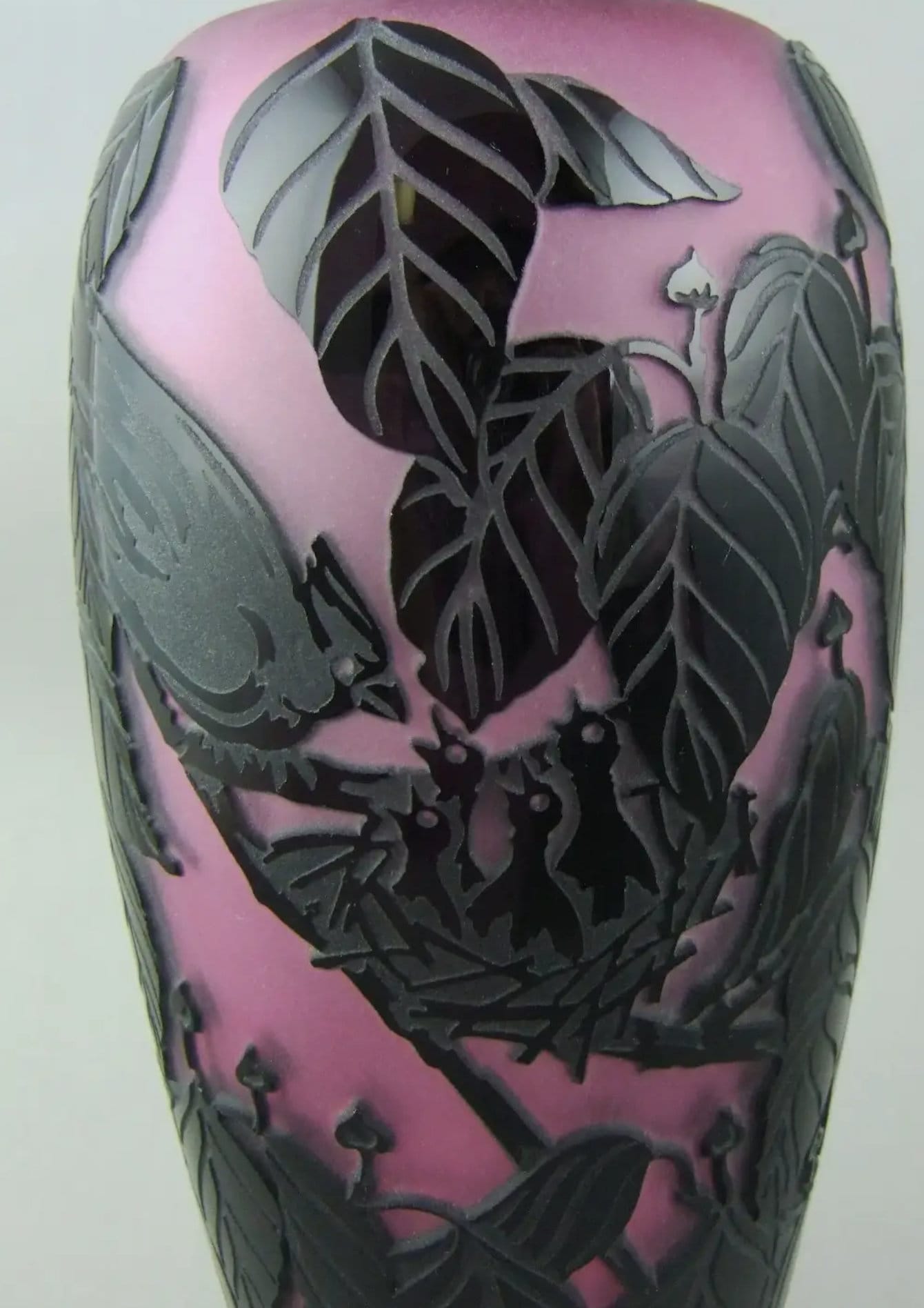 ケルシー マーフィー ピルグリム カメオ ガラス花瓶 入れ子枢機卿