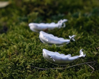 Wal Anhänger aus Silber mit Rohedelstein handgefertigt | Unikatschmuck | 925er Silber | Walfisch | Turmalin Aquamarin | Ornamentik Zeitlos