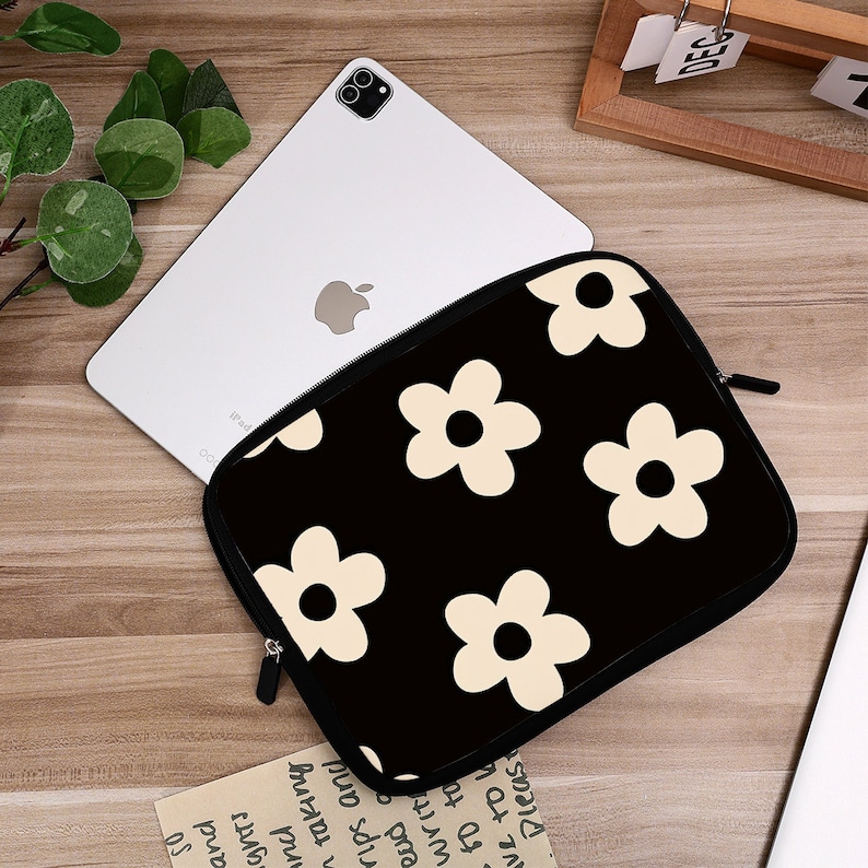 Schwarze Blumen einfache Laptop Tasche iPad Tasche,Hülle für MacBook Air 13 15 Pro 13 14 15 16 Zoll,Laptop Tasche Air 4 5 Pro 11 12.9 cm Bild 2