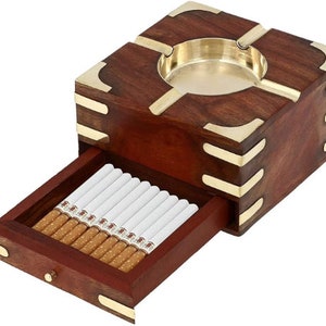 Posacenere in legno con portasigarette 4 slot