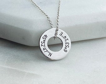 Collar personalizado con pequeñas arandelas en plata de ley