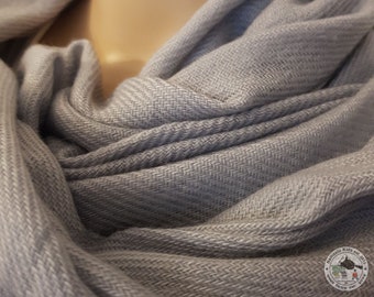 Sciarpa in cashmere Sciarpa in cashmere Madhesa, sciarpa grigio blu scialle sciarpa grigia intrecciata a mano pashmina fatta a mano ha rubato il regalo di nozze per lei