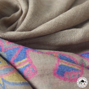 Kaschmirschal &quot;Mautey&quot; | handgewebter, weicher und angenehmer Schal aus reiner Kaschmirwollle in beige, braun | leichtes Halstuch | Unikat