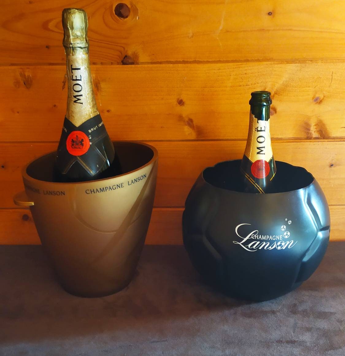 Lot Deux Son et Le Sien Français Seaux à Champagne Mercier Football Doré Épais Poignée en Plastique