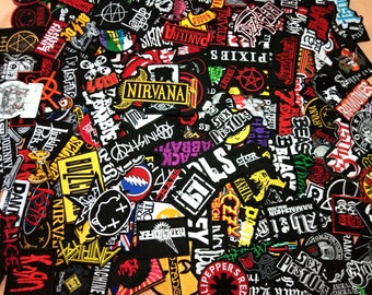 Aléatoire 50 pièces. Fer brodé sur Patch musique Heavy Metal Punk Rock Reggae Hip Hop Rock n Roll bande coudre bricolage pour T-Shirt sac veste