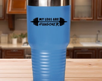Regalo de culturismo, Regalo de vaso amante del fitness, Regalo de levantamiento de pesas, Mis piernas están colgadas, Vaso de viaje aislado con tapa