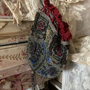 Beautiful Antique beaded coin purse Evening bag