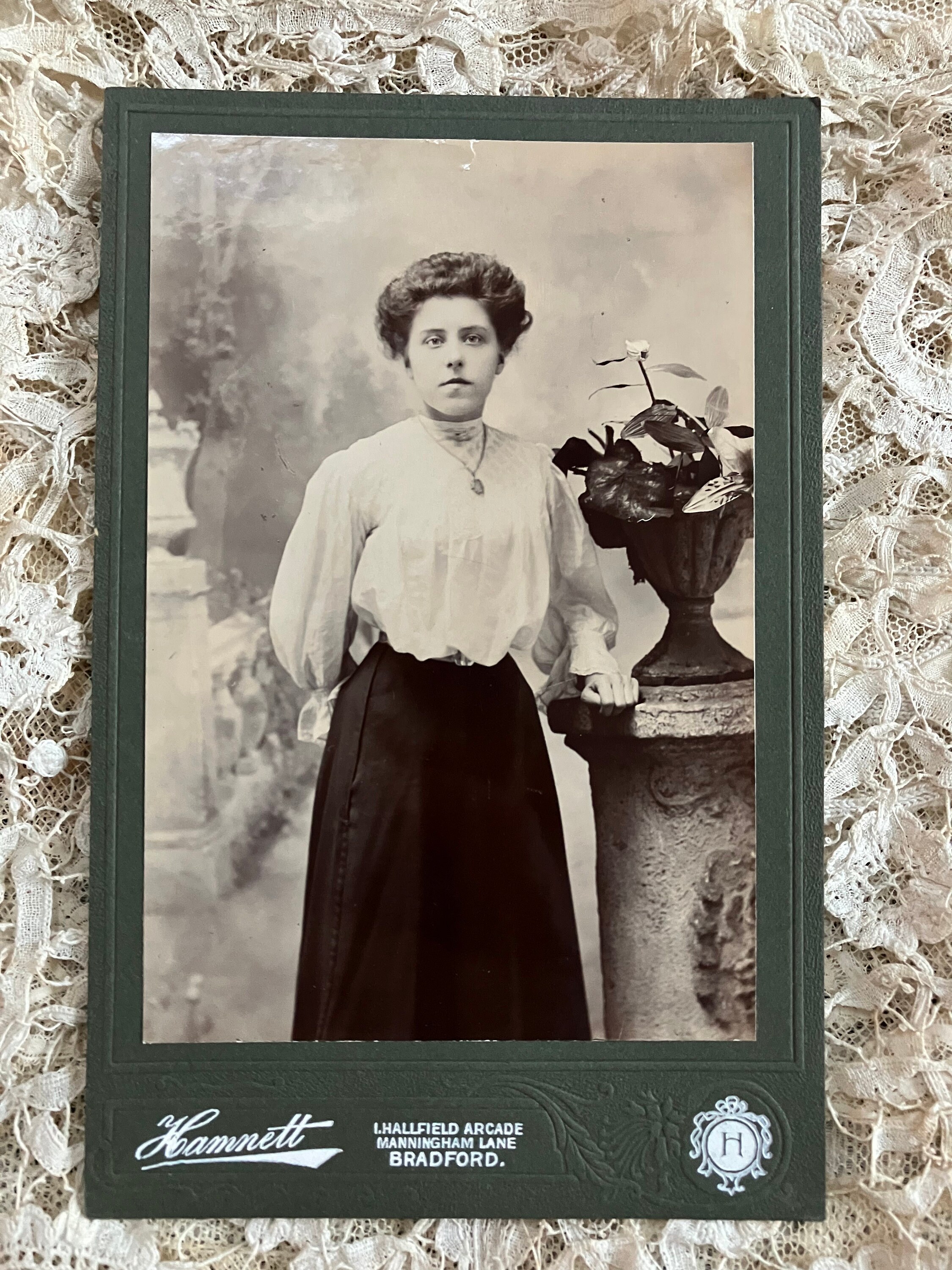 ビクトリア朝の女性の写真キャビネット カード CDV カルテ デ