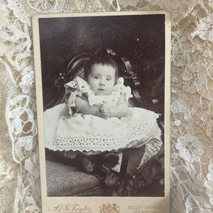 ビクトリア朝の子供、赤ちゃんのポートレート写真キャビネット カード CDV Carte De Visite 写真ポートレート