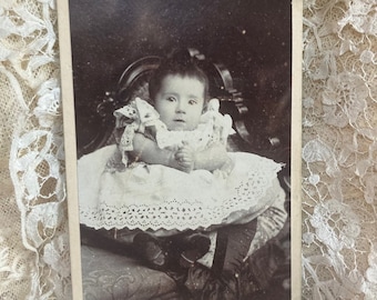 Victorian Children, Baby Portrait Photo Cabinet Card CDV Carte De Visite Photo Portraits