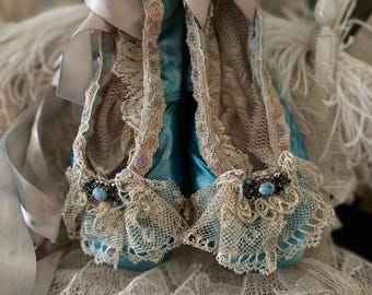 アンティークレース付きヴィンテージターコイズポワントシューズ