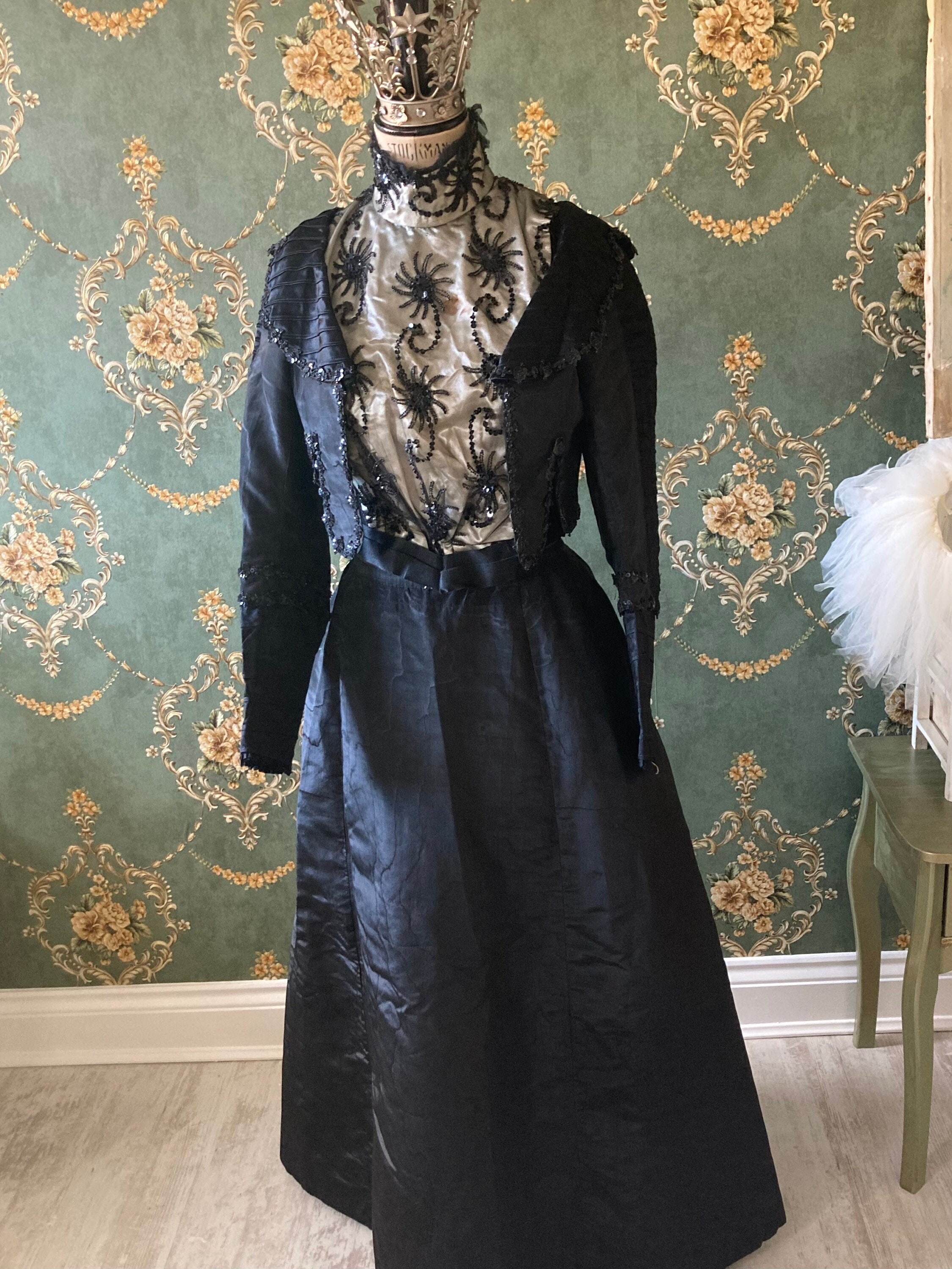 Exquisite Black Victorian Dress Antique Gown Victorian Dress