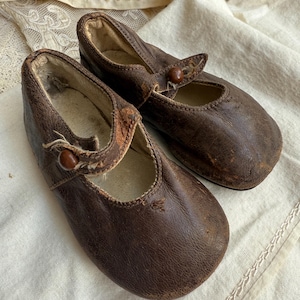 Antique Edwardian baby shoes, large doll shoes