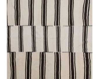 One-of-a-Kind Minimalist Turkish Kilim Rug 205x205 cm | 6.7x6.7 ft | 60+ Year Vintage