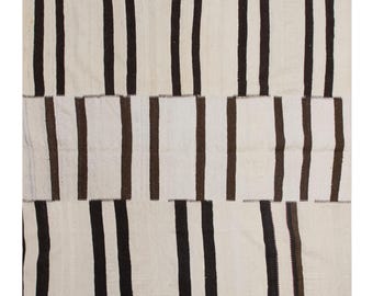 1960s Handmade Minimalist Turkish Kilim 220x220 cm | 7.2×7.2 ft | Vintage 60+ Years Old