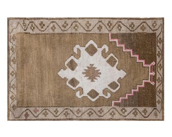 Small 60+ Year Old Turkish Oushak Rug | 90x135 cm (2.9x4.4 ft)