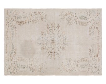 Boho Vintage Wool Rug 6'0" x 10'2" | Handwoven Turkish Carpet with Rustic Anatolian Motifs | Antique Wool Rug for Living Room or Bedroom