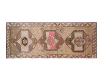 Antique Turkish Runner Rug – 5'7" x 14'3" – Vintage Oushak Hallway Rug – Handwoven Wool Carpet – Boho Kitchen or Entryway Runner Rug