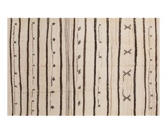 Minimalist Vintage Turkish Kilim Rug 168x250 cm (5.5x8.2 ft) | Handwoven 60+ Years Old