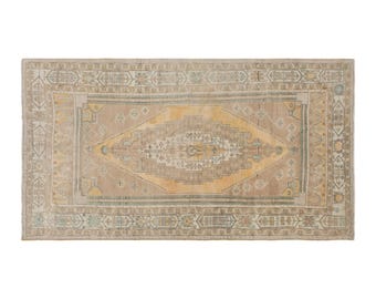 Vintage Turkish Rug – 5'4" x 9'5" – Handwoven Wool Area Rug – Antique Oushak – Boho Home Decor – Traditional Caucasian Design