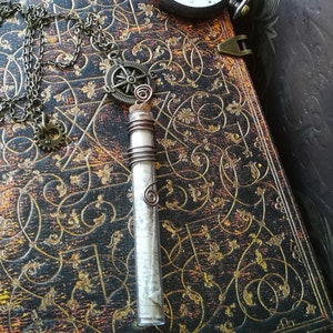 Collier "Carte Maritime" bronze, fiole verre avec carte. Thème : Marine et Piraterie. Pendentif fait main. Pièce unique. Cadeau original.
