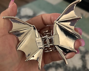 Bat Hair Claw/Metal Hair Claw/Spooky Vibe 365/hair accessory