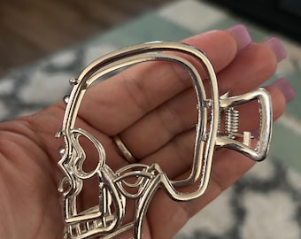 Skull Hair Claw/Metal Hair Claw/spooky vibe/hair accessories/