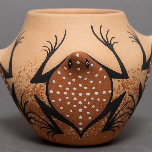 Deldrick & Lorenda Cellicion Hand Thrown and Painted Frog Motif Zuni Pueblo Ceramic Pot