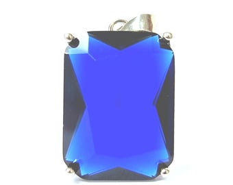 925 Sterling Silver Dark Blue Quartz Pendant Hallmarked 22.3mm High 15mm Wide 4.8g
