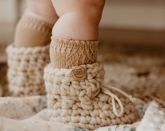 Handmade baby and children's slippers, slippers, soft natural wool, neutral colors, gift for shower