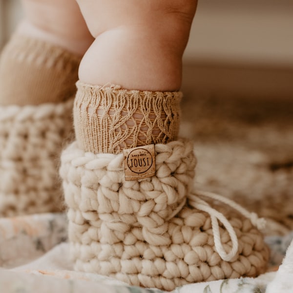 Pantoufles fait main bébé et enfants, chaussons, douce laine naturelle, couleurs neutres, cadeau pour shower