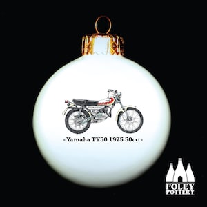 CMC:Yamaha - TY50 - Klassisches Sportmoped - Inspiriert - Illustriert - Tribut - Fine Bone China - Bauble