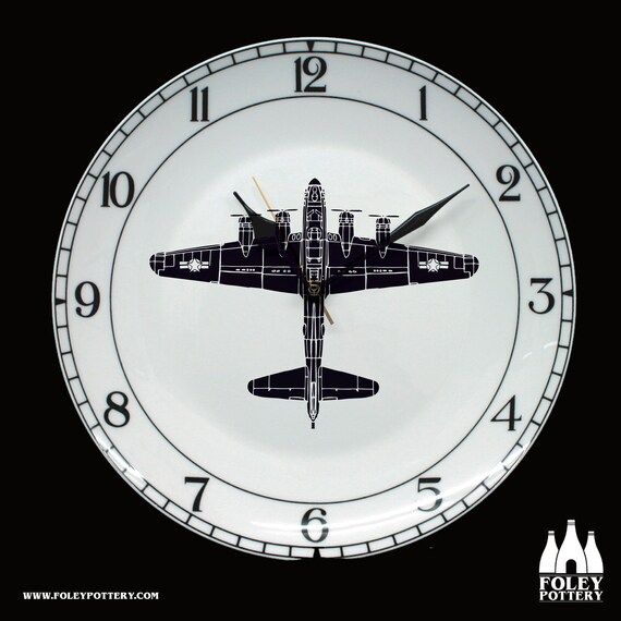 インテリア時計 Flying Fortress B-17 AMRY AIR FORCE APC: Boeing B-17 Flying Fortress - Aeroplane - Illustrated