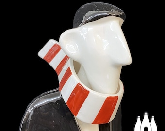 FCF: Flat Cap Fan - Football Figurine - Red and White Scarf -  -  - Earthenware