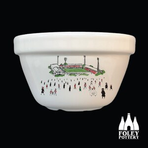 FFG: Brentford FC - MatchDay@GriffinPark - Stadium - Illustrated - Tribute - Earthenware - Xmas Pudding Bowl