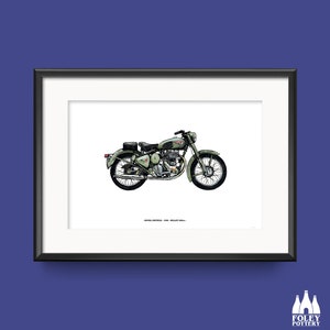 Könnte beinhalten: Eine Illustration einer grünen Royal Enfield Bullet 1965 Motorrad.