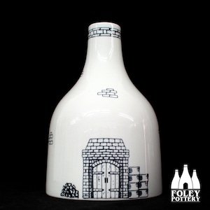 BK: Bottle Oven, Bottle Kiln Vase, Stoke-on-Trent, Potteries Ornament Vase, Illustrated, Traditional - Fine Bone China