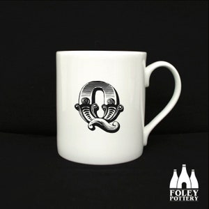 ALPH: Q - Alfabeto - Letra - Inspirado - Ilustrado - Homenaje - Taza de porcelana fina
