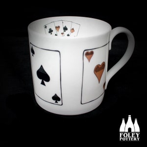 ACE: Karty do gry, As kier, trefl, karo, pik, Inspirowane, Ilustrowane - Kubek z cienkiej porcelany kostnej