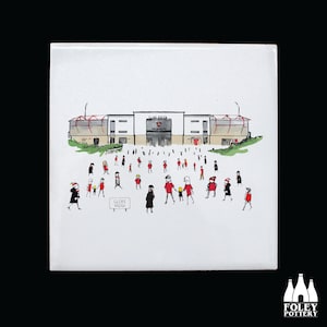 FFG: Morecambe FC - MatchDay@GlobeArena - Ilustrado - Inspirado - Homenaje - Azulejo de cerámica decorativo