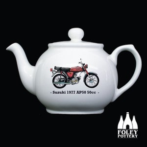 CMC:Suzuki 1977 AP50 50ccm - Klassisches Sportmoped - Inspiriert - Illustriert - Tribute - Fine Bone China - Tee Po