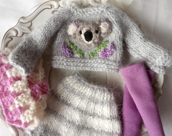 Handgestricktes Outfit für Blythe-Puppen – Koala-Pullover-Set, Kleidung für 30 cm große Puppen