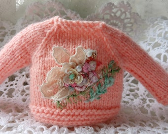 Peach knitted sweater long sleeves with embroidered bird for Blythe doll romantic clothes