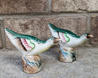 Vintage 70s- 80s- Bird Shakers- Salt and Pepper- Set- Home- Table- Decor- Kitsch- Retro- Cottagecore- Country- Cabin- Farmhouse- 2x 4 inches
