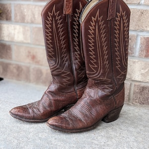 Vintage 70s- 80s- Cowboy Boots- Dan Post- Western Wear- Stitch Detailed- Embroidery- Boho- Festival Wear- Country- Bride- Women&#39;s Size 6